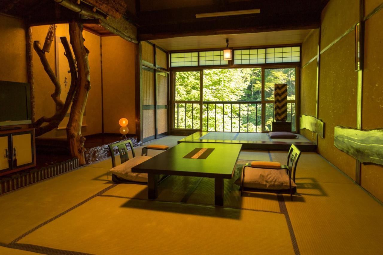 Hotel Honke Bankyu Nikko Esterno foto