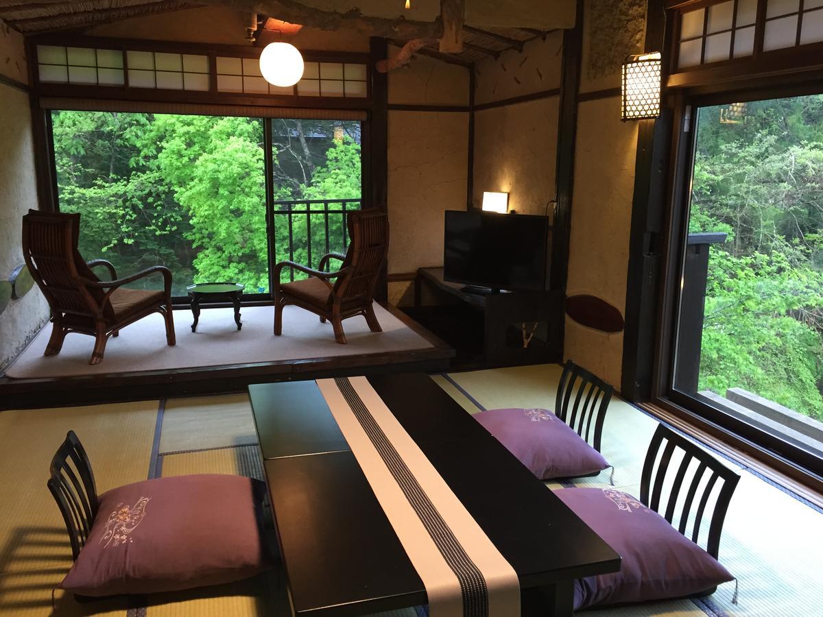 Hotel Honke Bankyu Nikko Esterno foto