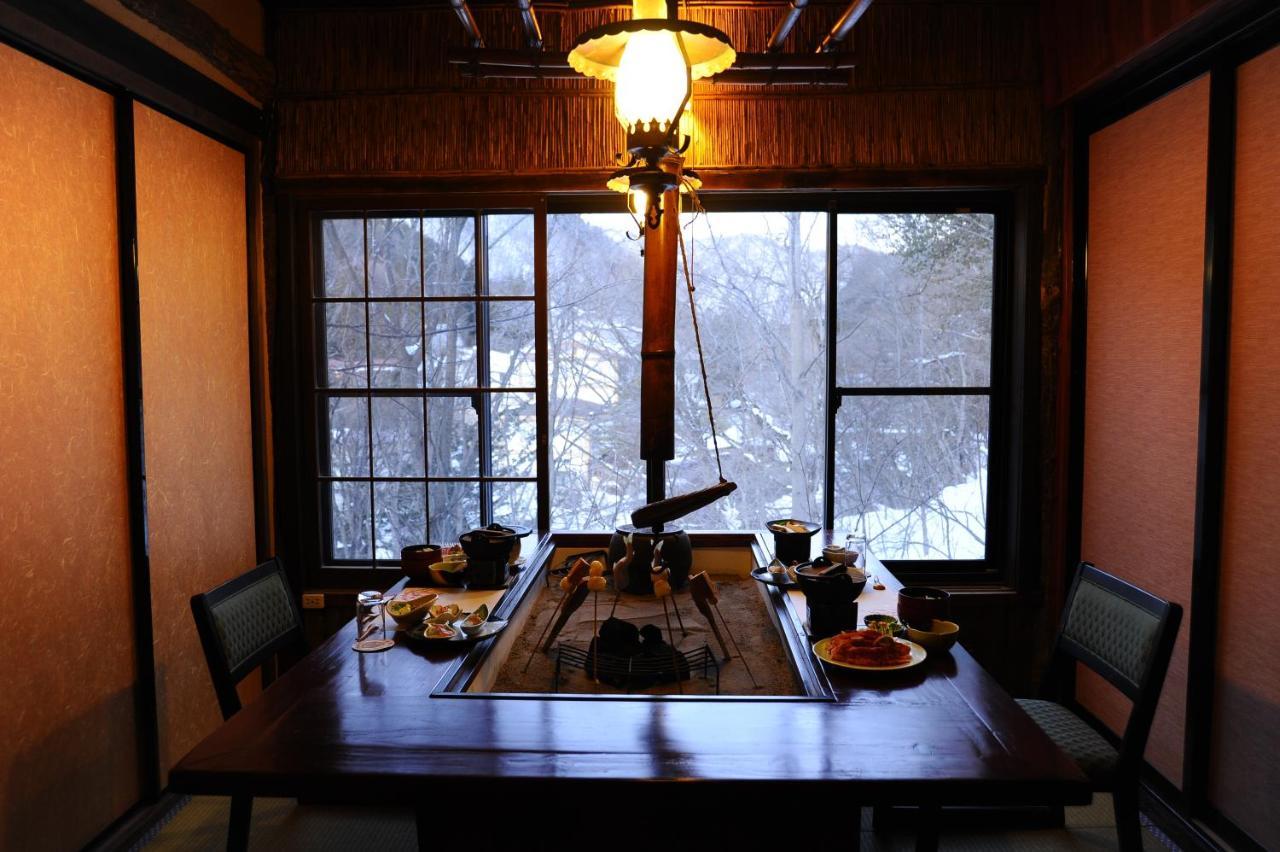 Hotel Honke Bankyu Nikko Esterno foto