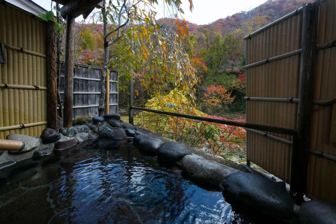 Hotel Honke Bankyu Nikko Esterno foto