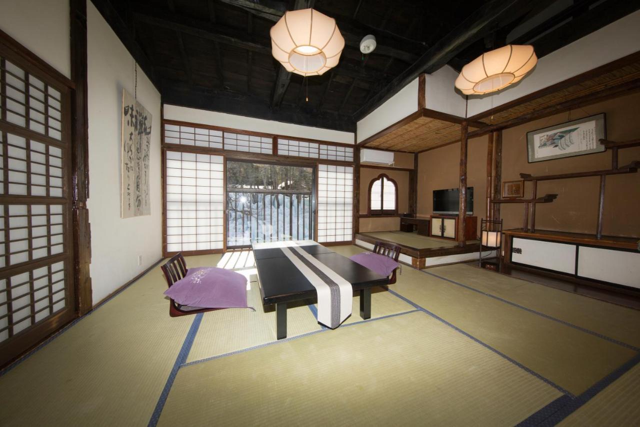 Hotel Honke Bankyu Nikko Esterno foto
